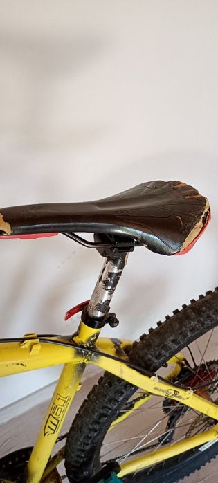 Bicicletă custom Hardtail-DH