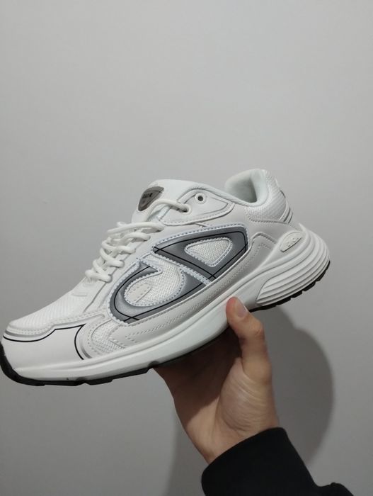 Dior b30 purtați de 2 ori