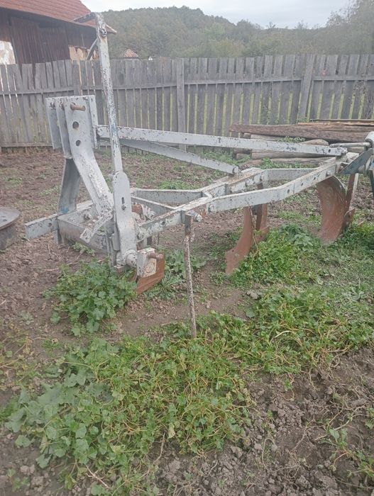 Plug de vânzare.