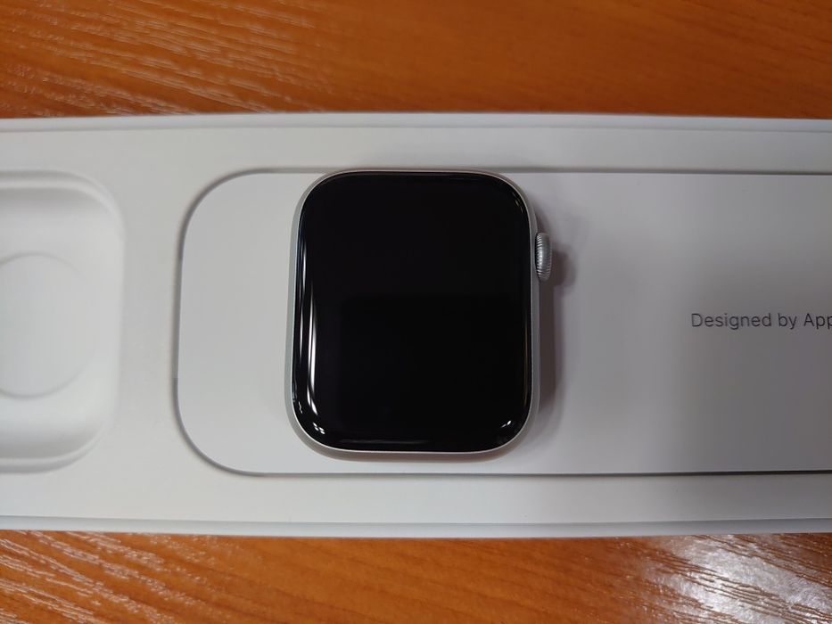 Apple Watch S8 45mm silver