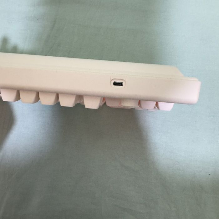 Механическая игровая клавиатура EWADN V97 кремовая