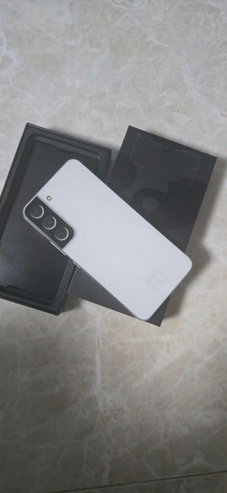 Samsung S22 White 256gb + husa