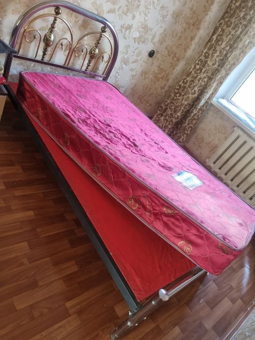 Кровать односпальная, металлическая