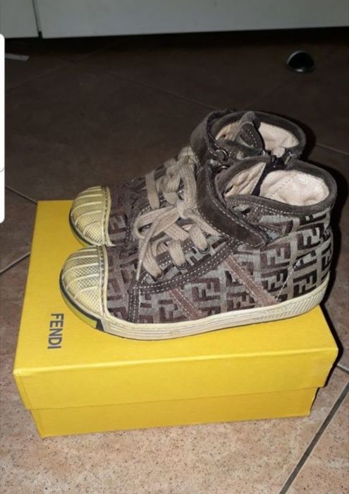 Fendi оригинални детски боти