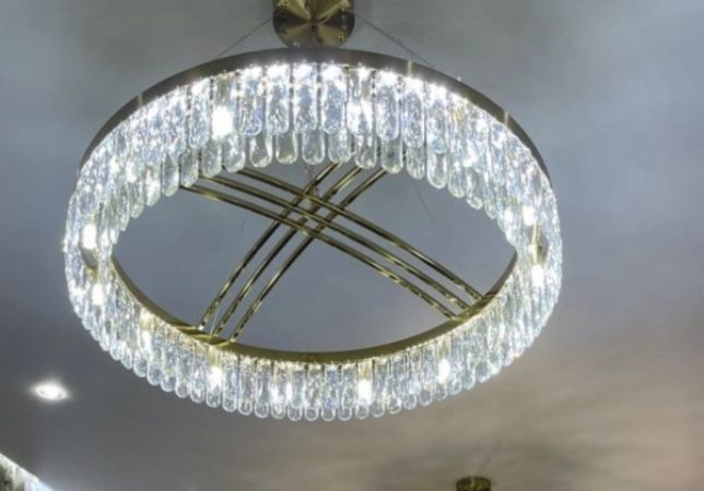 Продам люстра срочно!!! 60 см 8 лампы