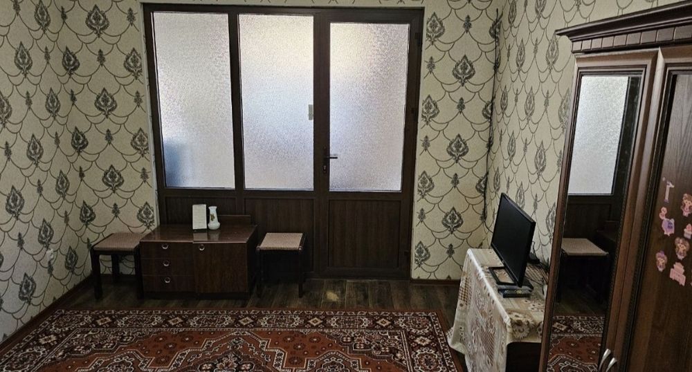 В М.Улугбекском р.Паркентский рынок сдается 1 комнатная квартира