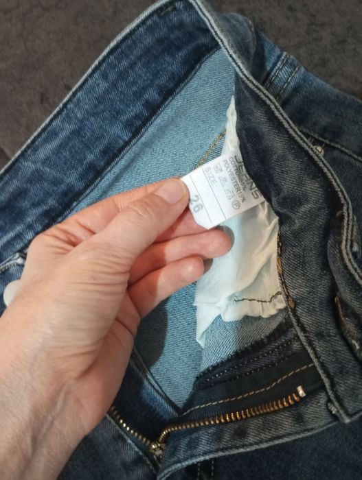 Джинсы женские в отличном состоянии фирменные