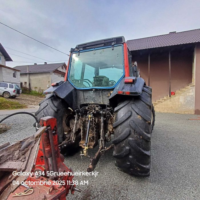 De vinzare valtra 8050[150cp]