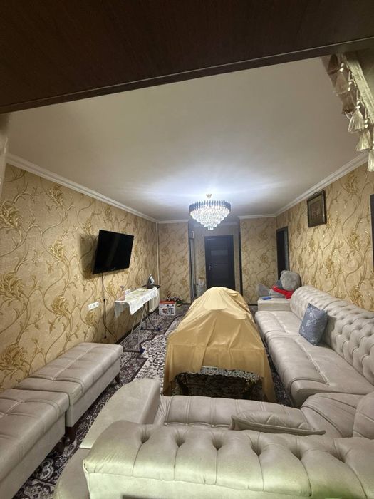 Продаёт квартира  срочна