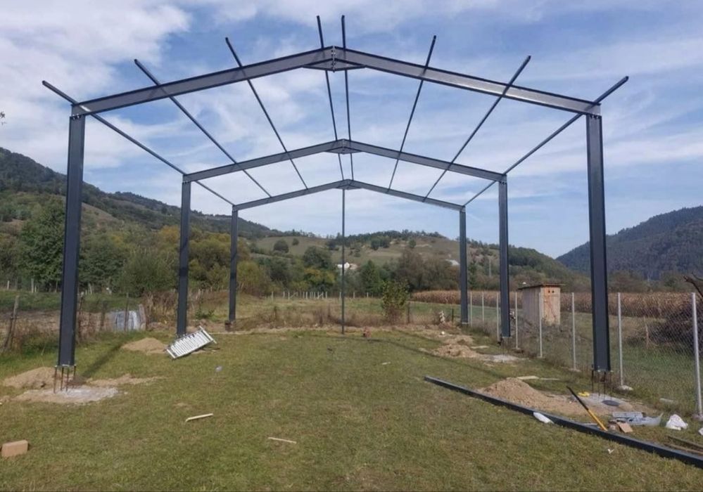 Vând hală metalică 12 metri lățime 14 metri lungimea cu 4 m