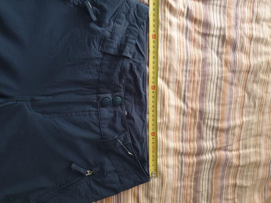 Vand pantaloni THE NORTH FACE marimea M