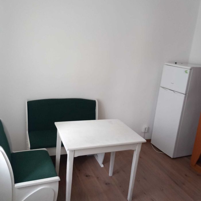 Inchiriez apartament
