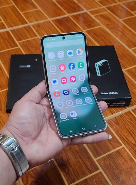 Samsung Galaxy Z Flip 6 5G 256GB + 12GB RAM - Blue