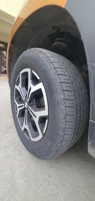 Vând anvelope Bridgestone all season pe 17