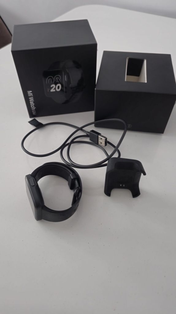 Смарт часовник Smartwatch Xiaomi Mi Watch Lite