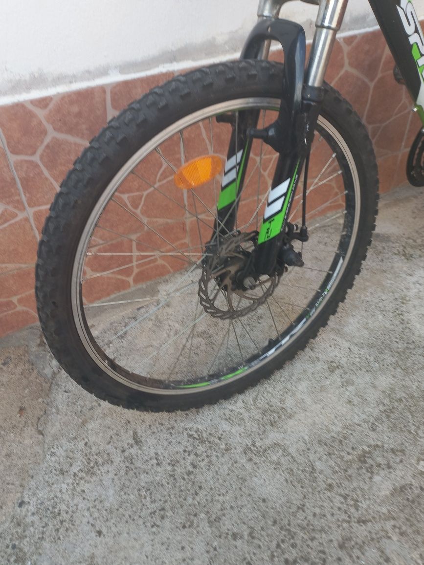 Vând bicicleta puțin utilizata