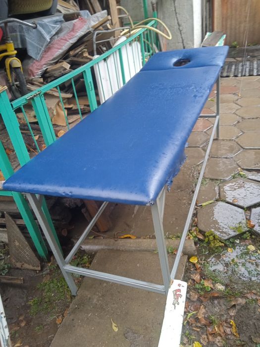 Массажная кушетка