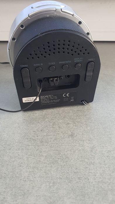 SONY "Dream Machine" cu radio digital,ceas și alarma