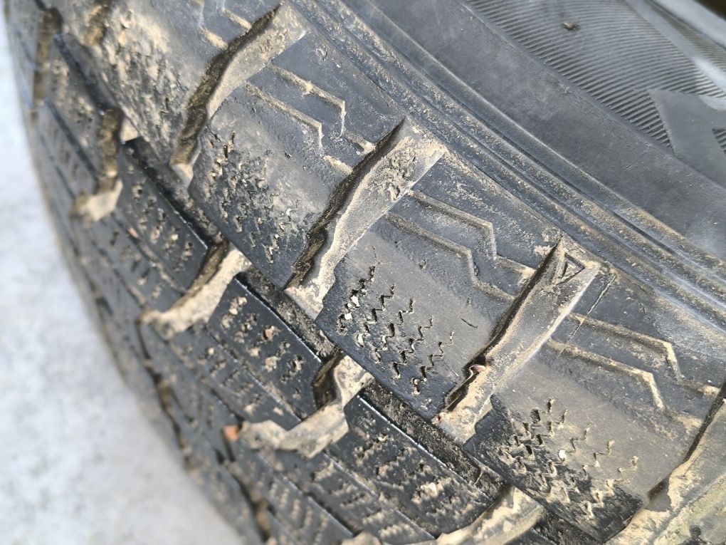 Зимние шины DUNLOP SJ6