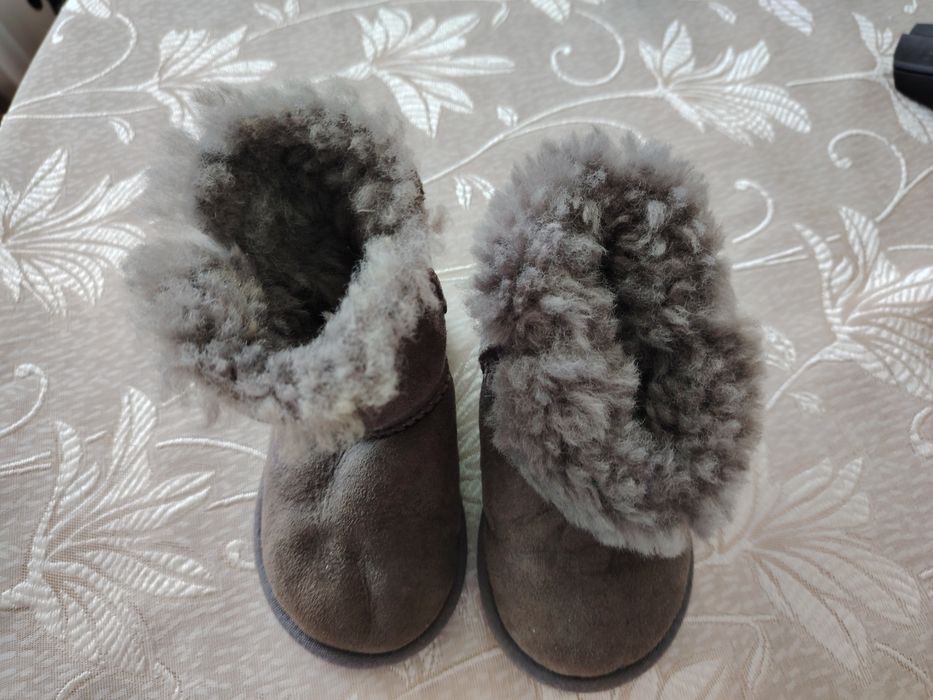 детски ботуши UGG - 22.5 номер