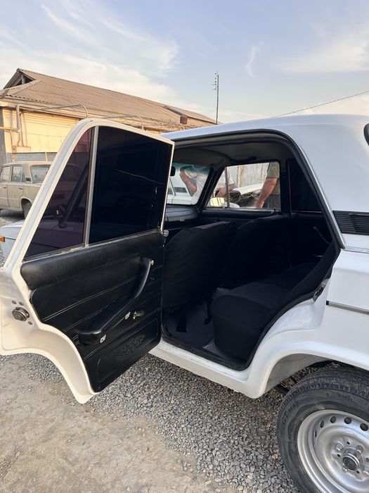 Naxtga sotiladi vaz2106