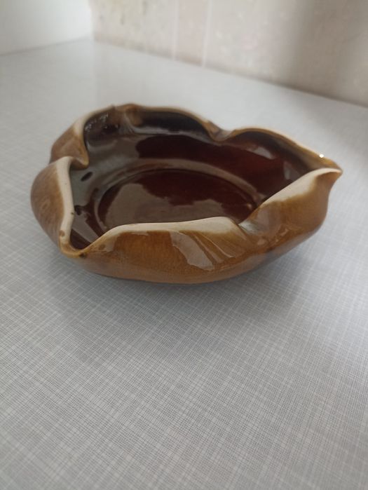 Продам керамическую пепельницу