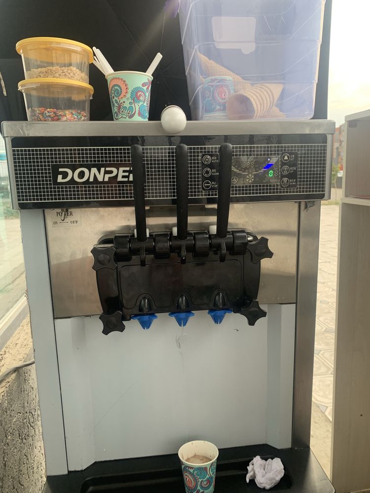 Фризер дял мороженего Donper 220V
