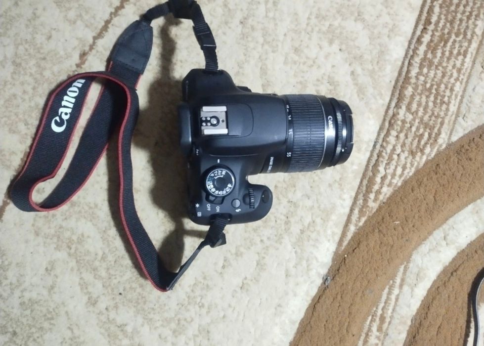 Продам зеркальный фотоаппарат