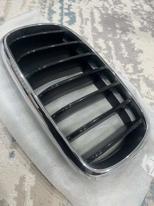 Продам решетку радиатора BMW X6