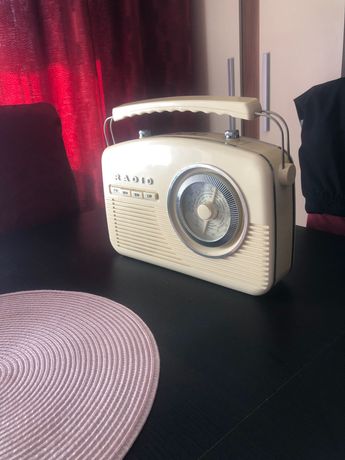 Radio Akai A60010