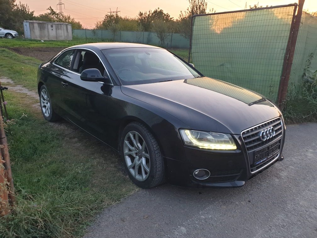 Dezmembrez audi A5 motor 2.7 tdi cutie automată