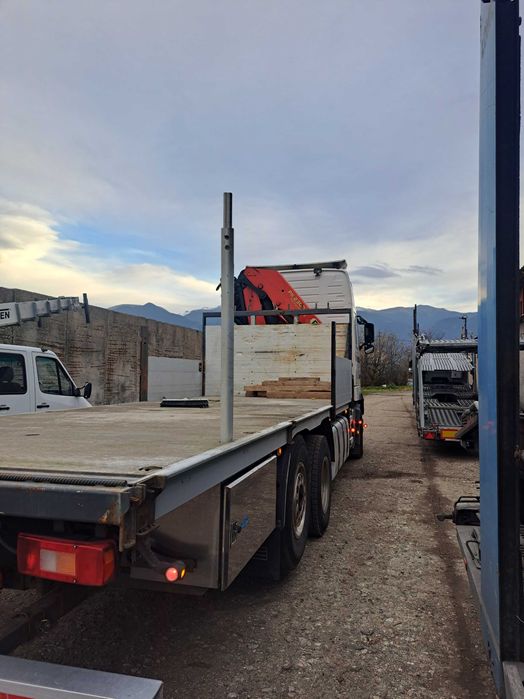 Камион с кран/Автокран