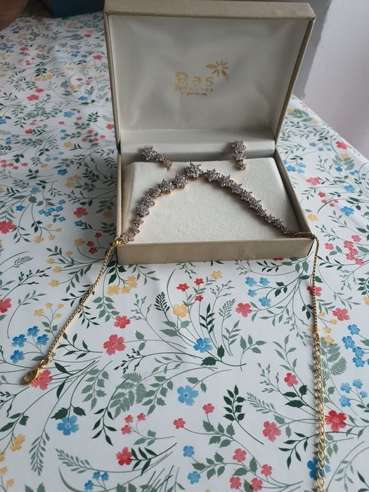 Бижу - обеци + огърлица