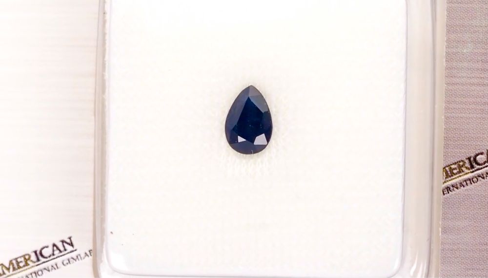 Safir natural 1.8ct cu certificat , albastru inchis Madagascar / aur