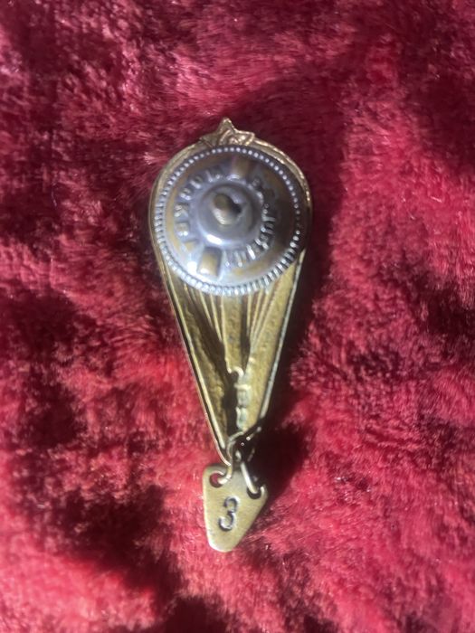 Продается значек парашутиста