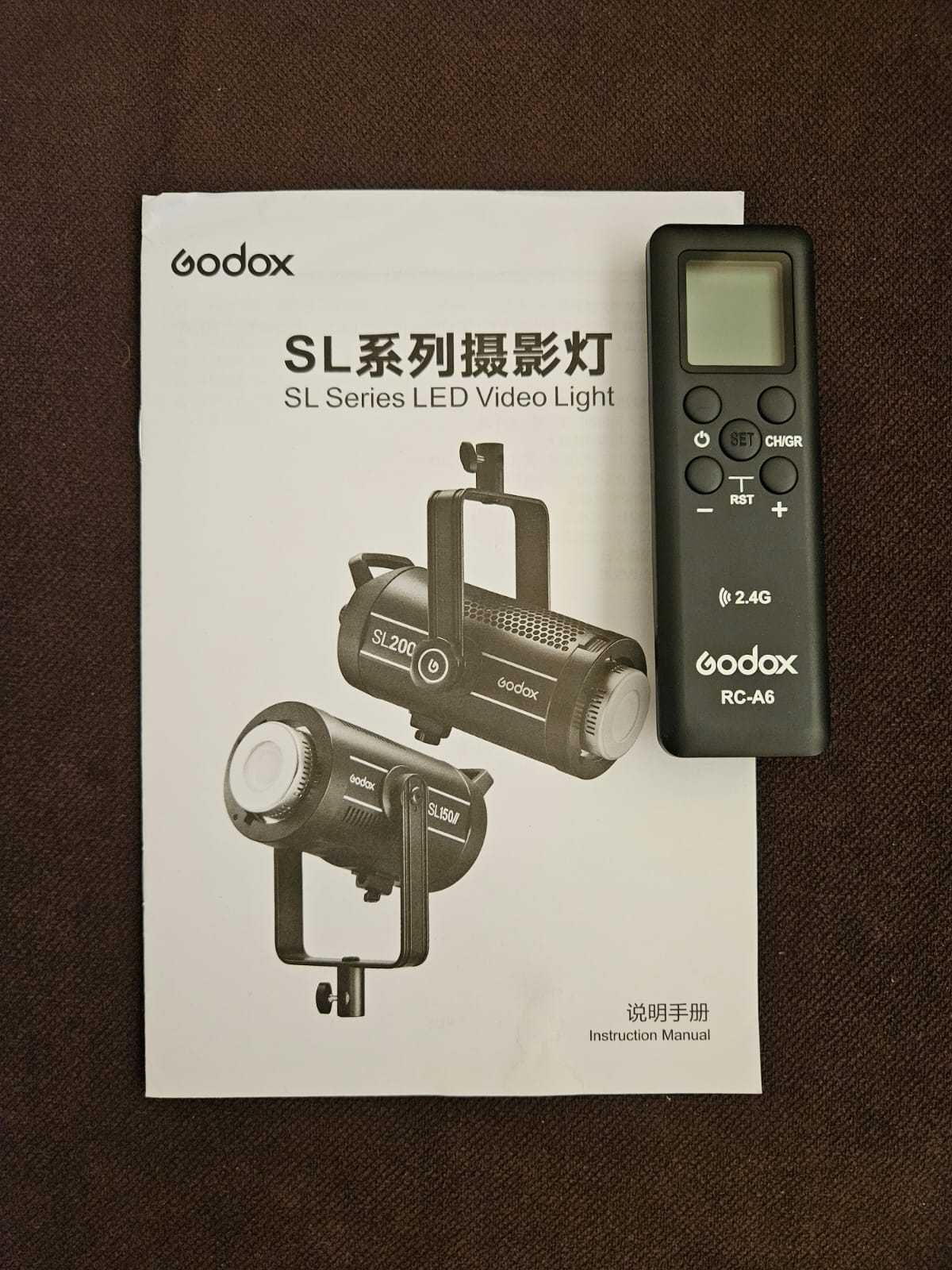 Два осветителя Godox SL200II + Софтбоксы Godox P120H + стойки 3800mm