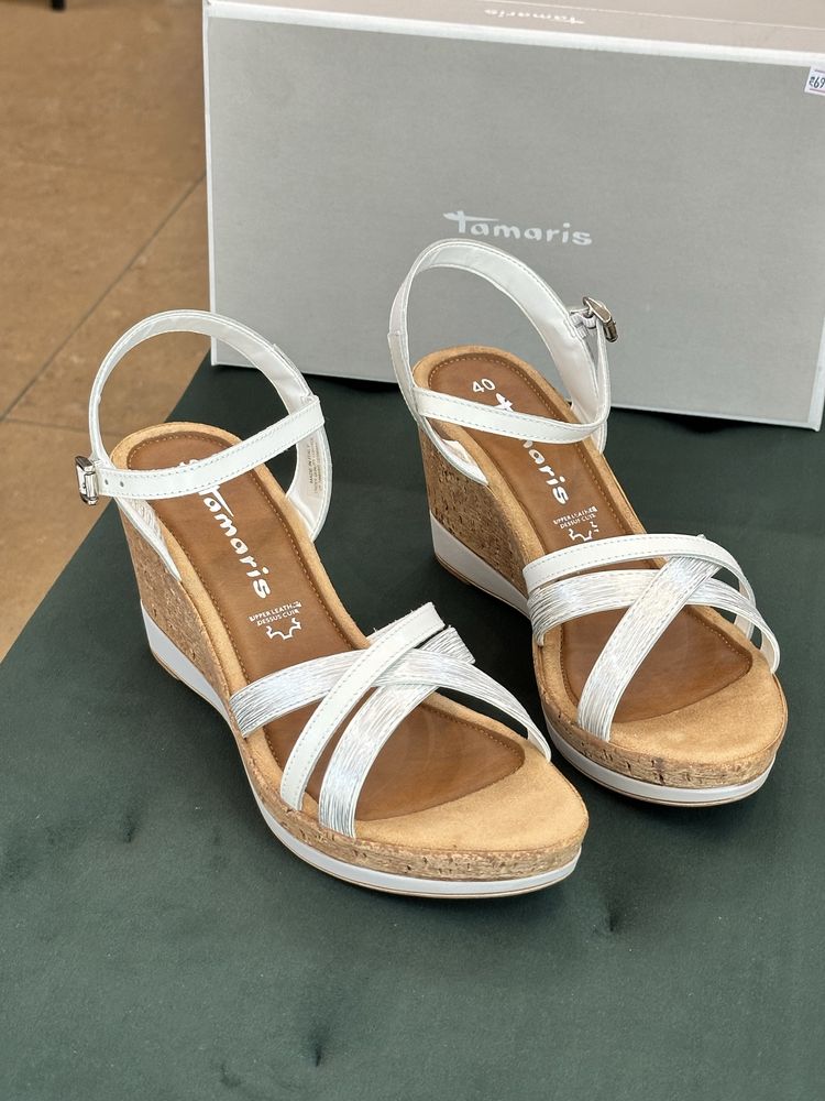 Дамски сандали на марката Tamaris silver