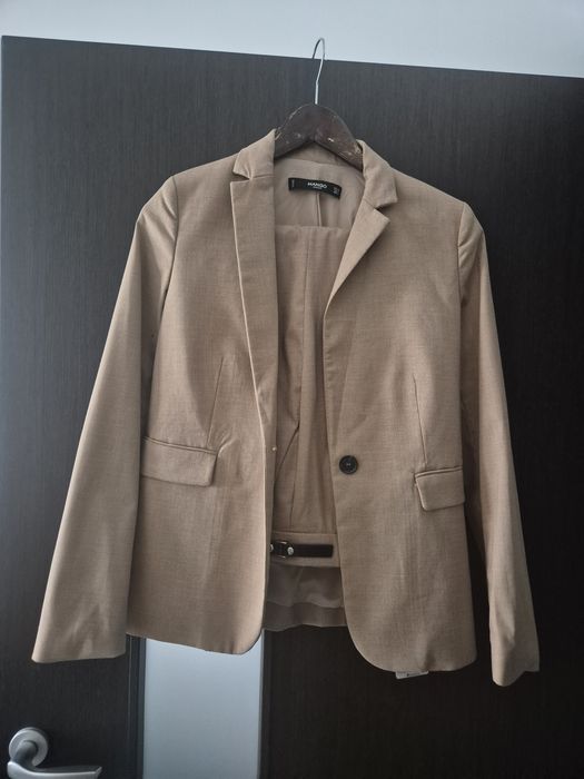 Vând costum Zara, mărimea 34