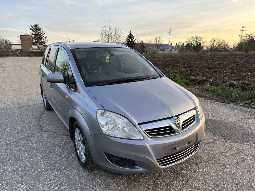 Opel Zafira 2010 на части