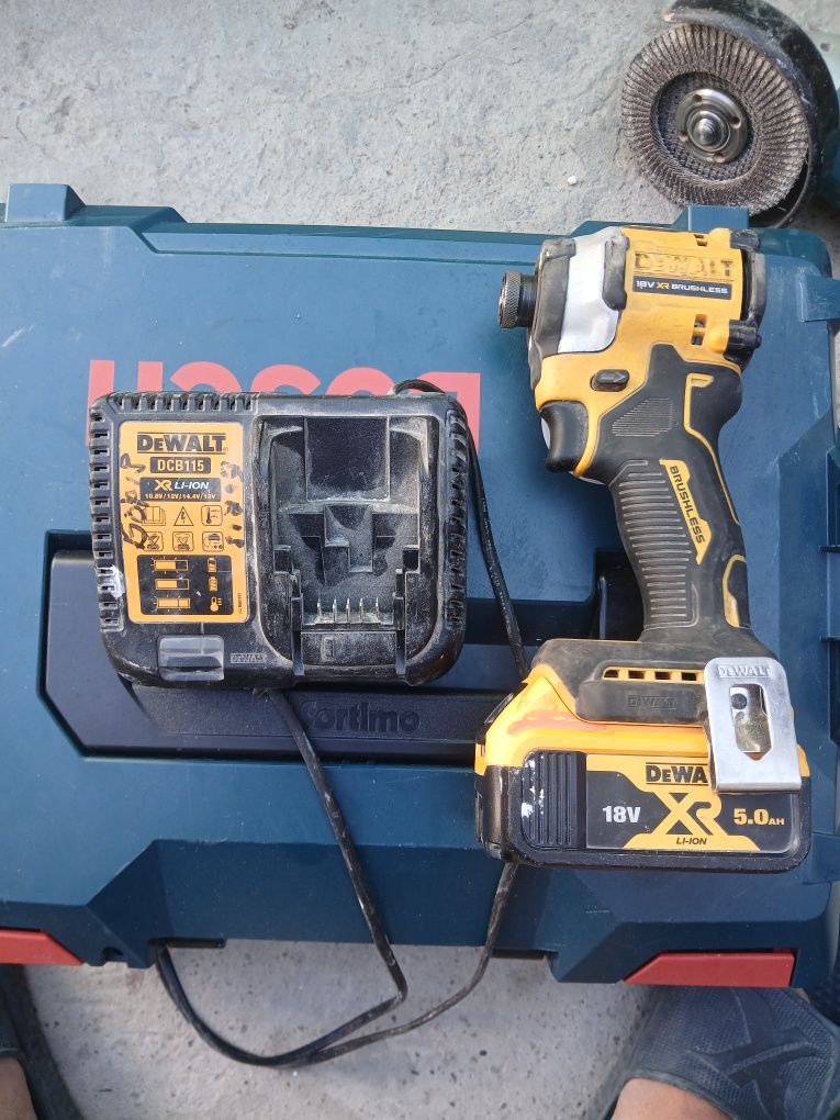 Dewalt dcf 850 .