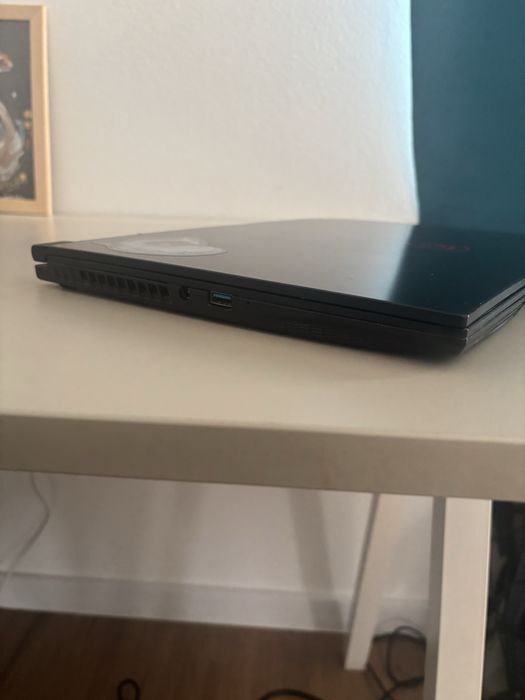 Laptop Gaming MSI GF63• i5-8300H• GTX 1050Ti• cu defecte estetice