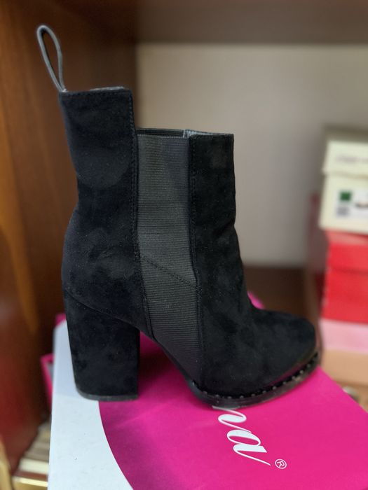 Продам новые сапоги натуралка