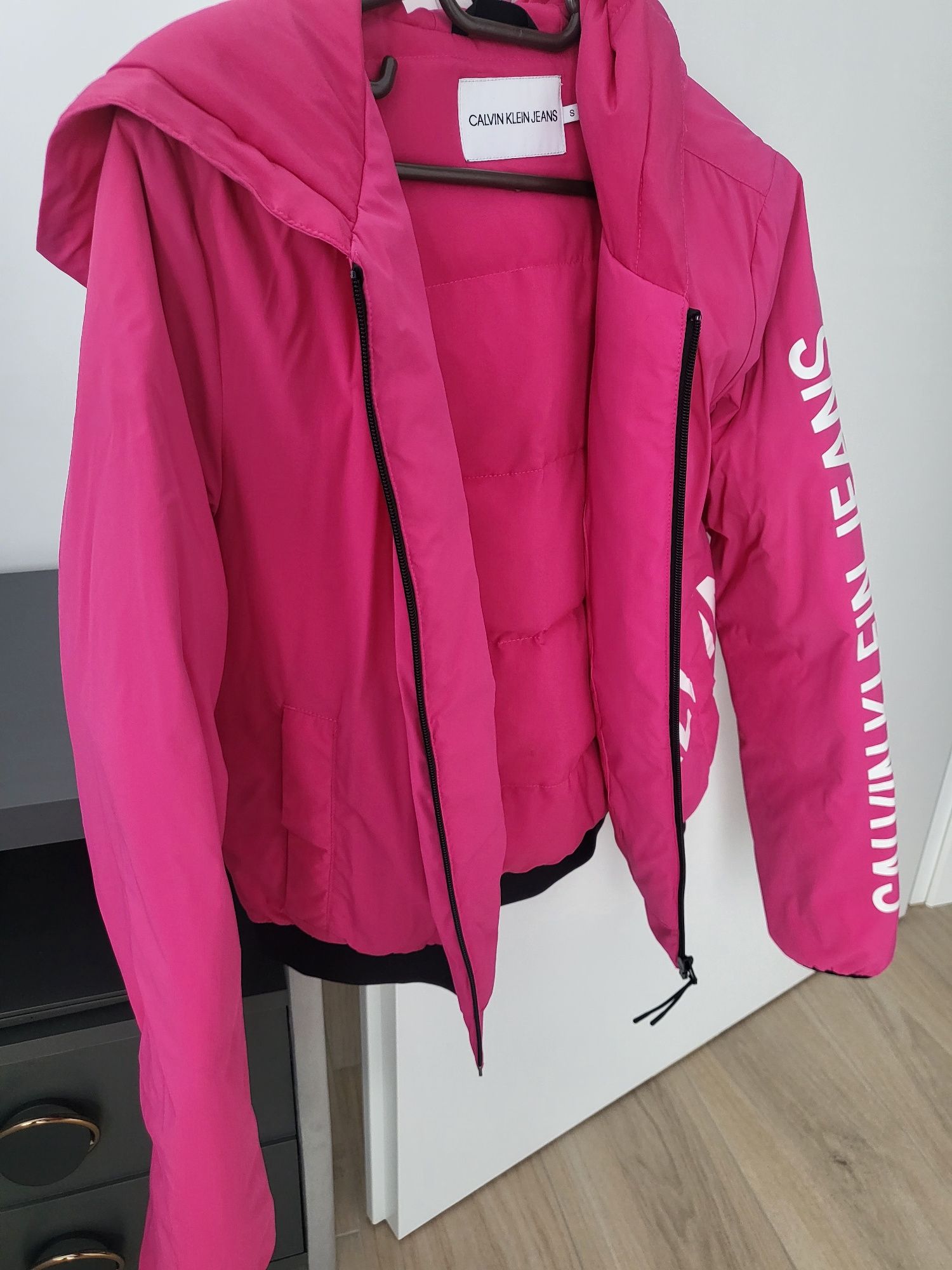 Geaca originala Calvin Klein , roz , mărimea S