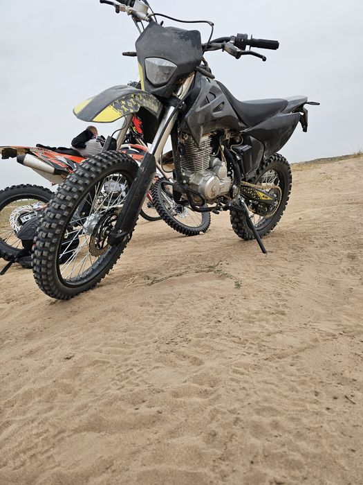 Продам эндуро мотоцикл 250кубов
