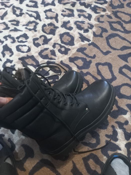 Берцы зимние новые отдам за 30 брал за 45 не разу не одевали