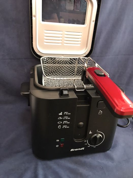 Електрически фритюрник BRANDT