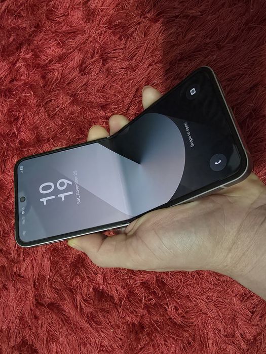 -Samsung Z Fold 6, Grey, 256Gb, 12Ram, doar telefonul, impecabil, star