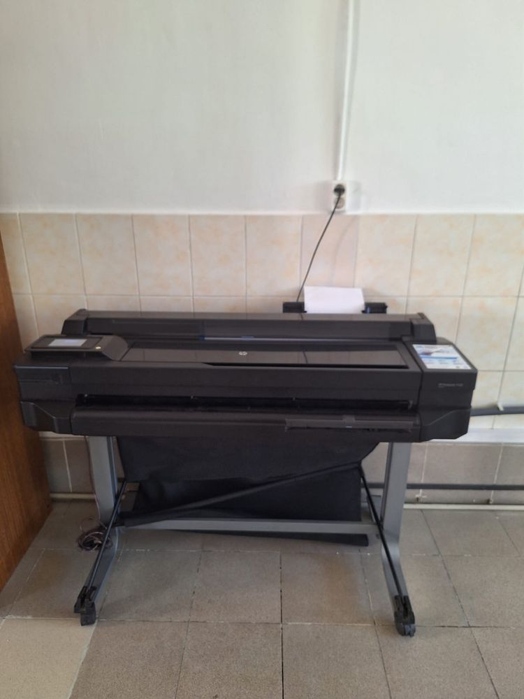 Продам плоттер HP Designjet T520
