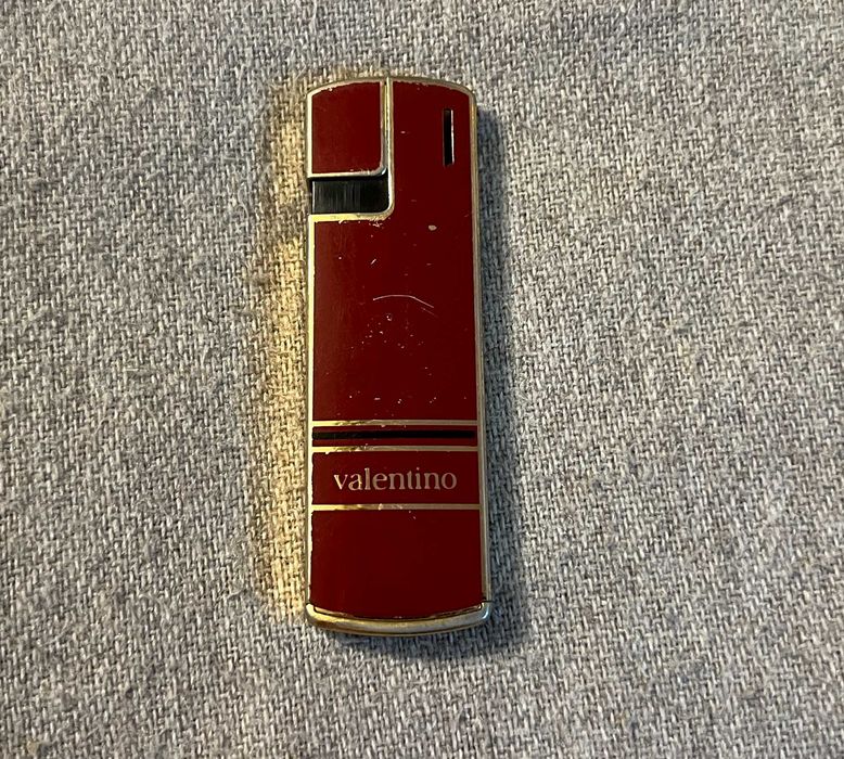 Brichetă Valentino Garavani vintage, metal emailat, cutie originală