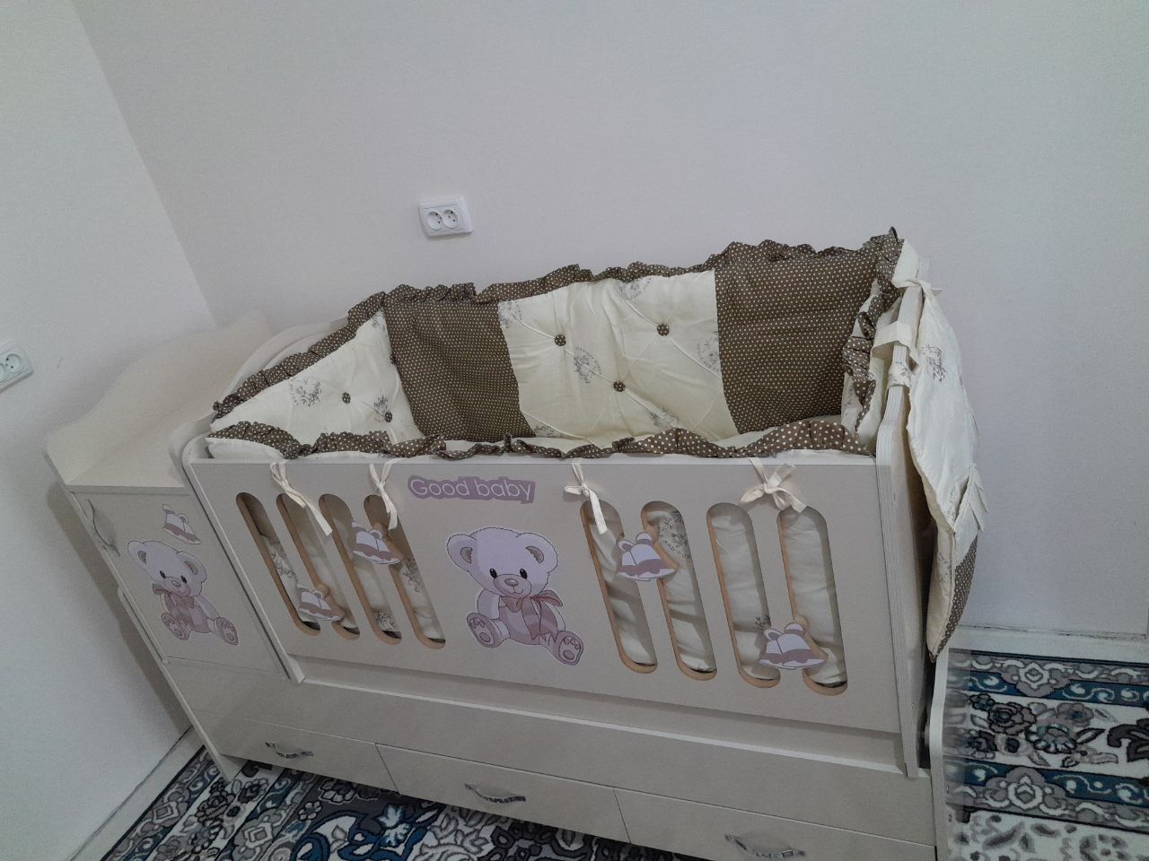 Срочно продаётся детский диван